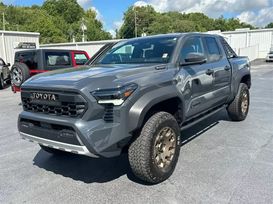2024 Toyota Tacoma TRD Sport photo 1