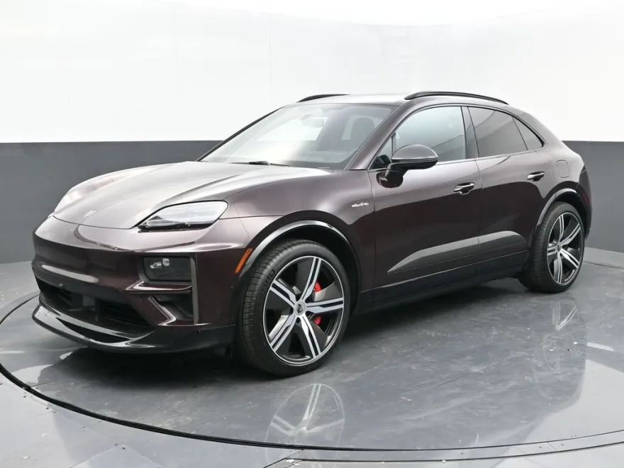 2024 Porsche Macan Electric Turbo photo 1