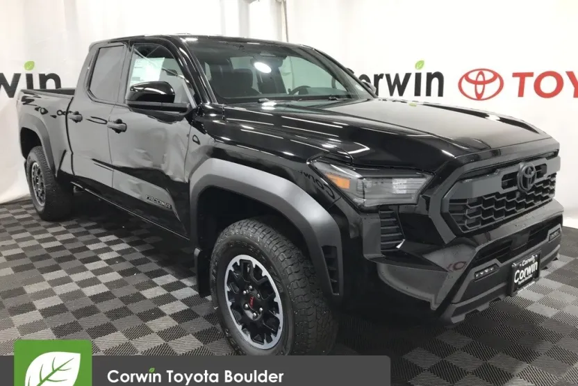 2025 Toyota Tacoma TRD Off-Road Double Cab photo 1