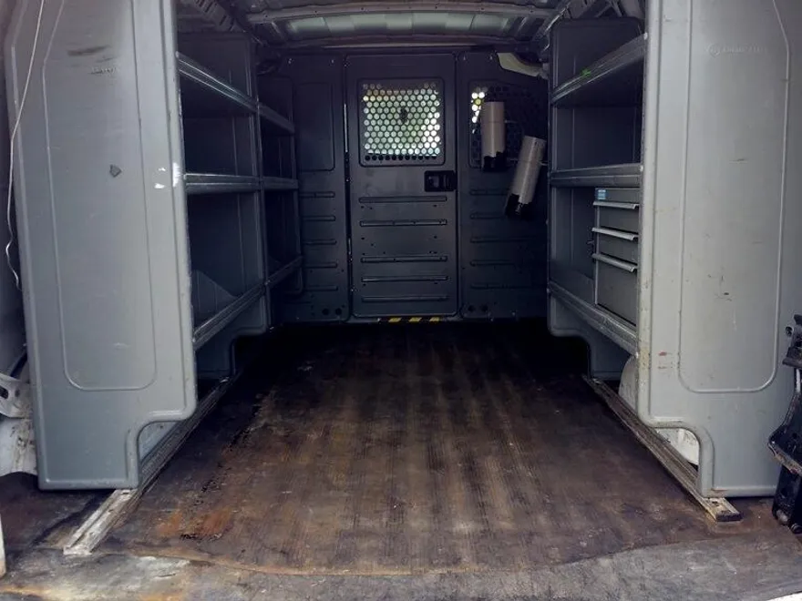 2011 Chevrolet Express 1500 Cargo photo 1