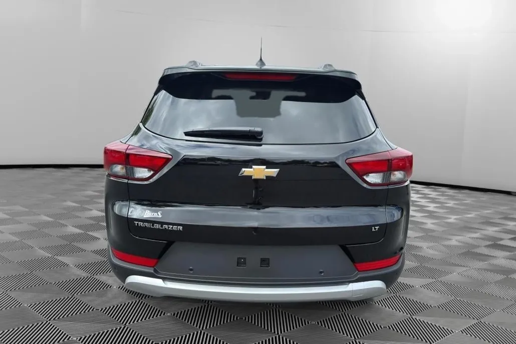 2026 Chevrolet Trailblazer LT photo 1