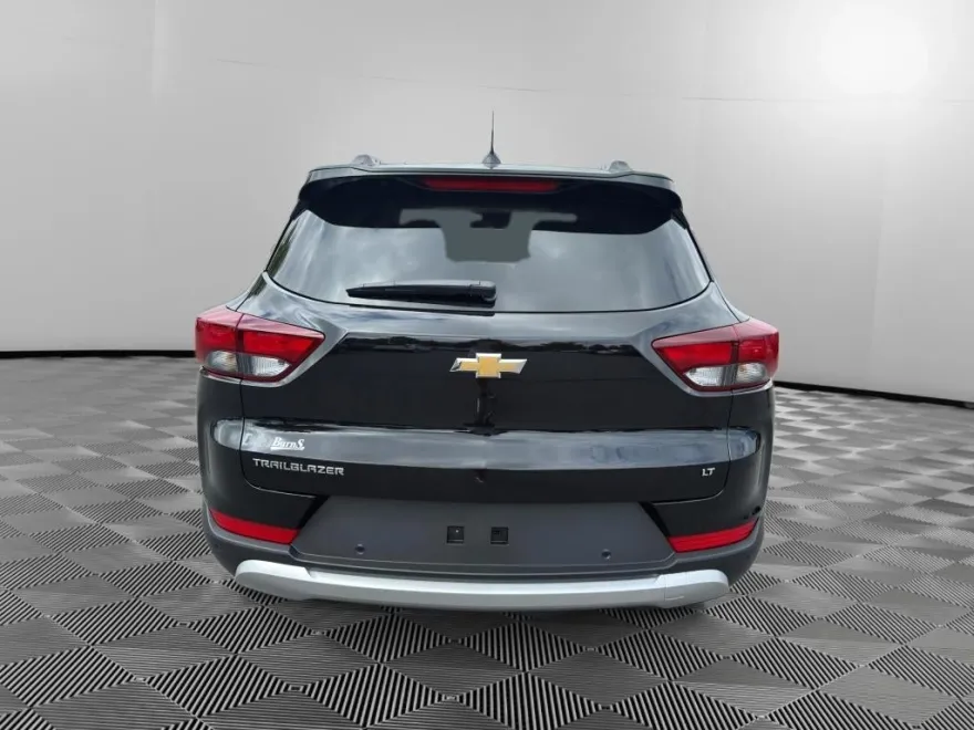 2026 Chevrolet Trailblazer LT photo 1