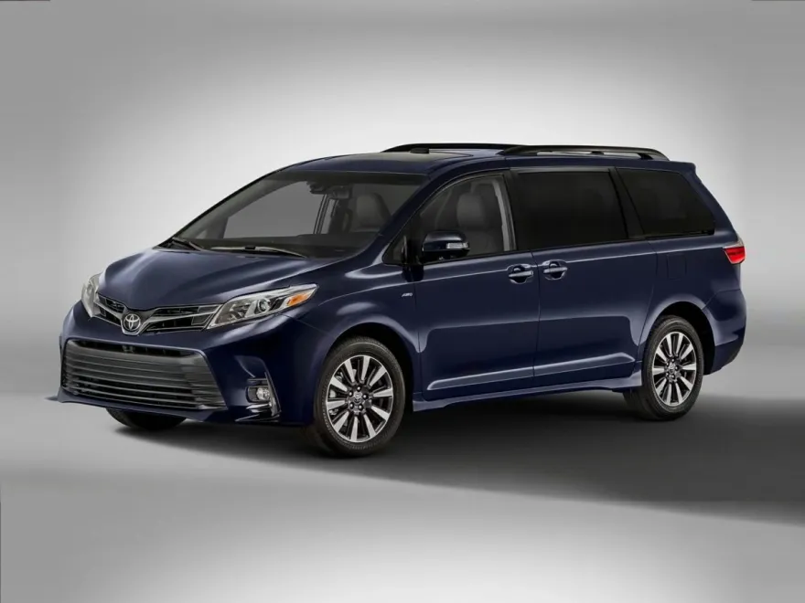 2020 Toyota Sienna L photo 1