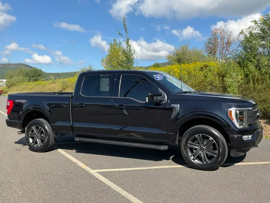 2023 Ford F-150 Lariat photo 1
