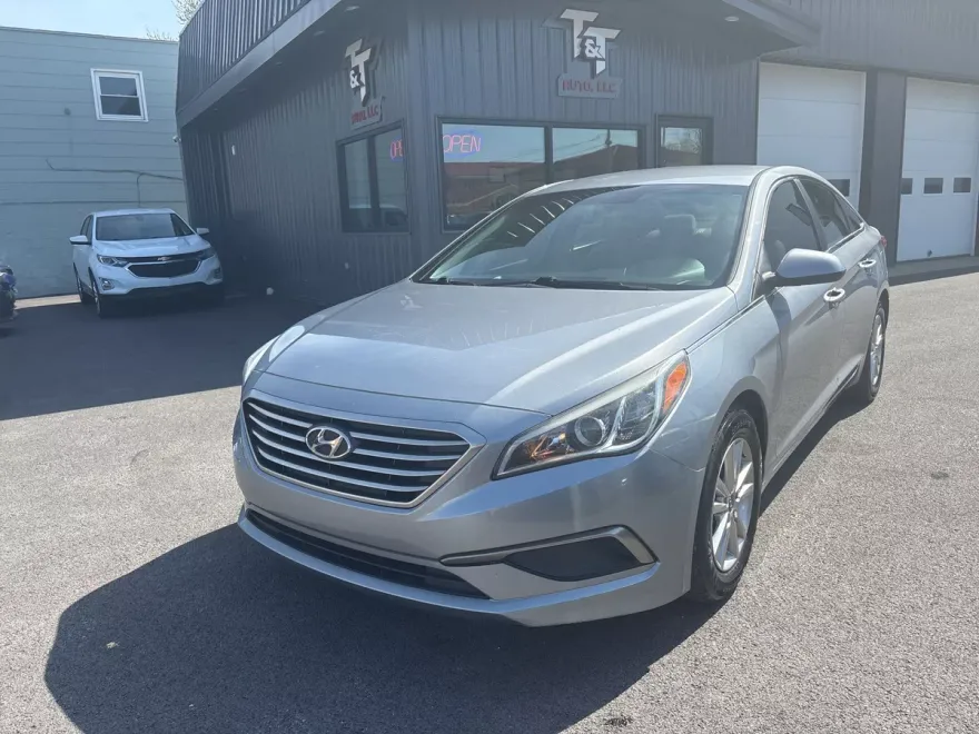 2016 Hyundai Sonata SE photo 1