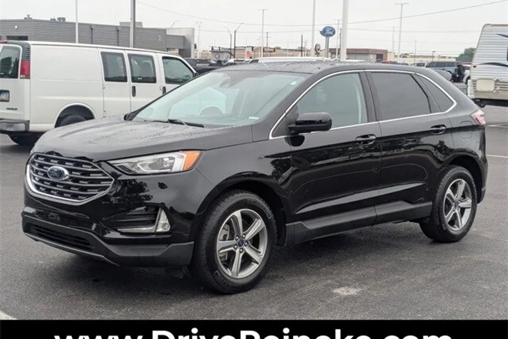 2022 Ford Edge SEL photo 1