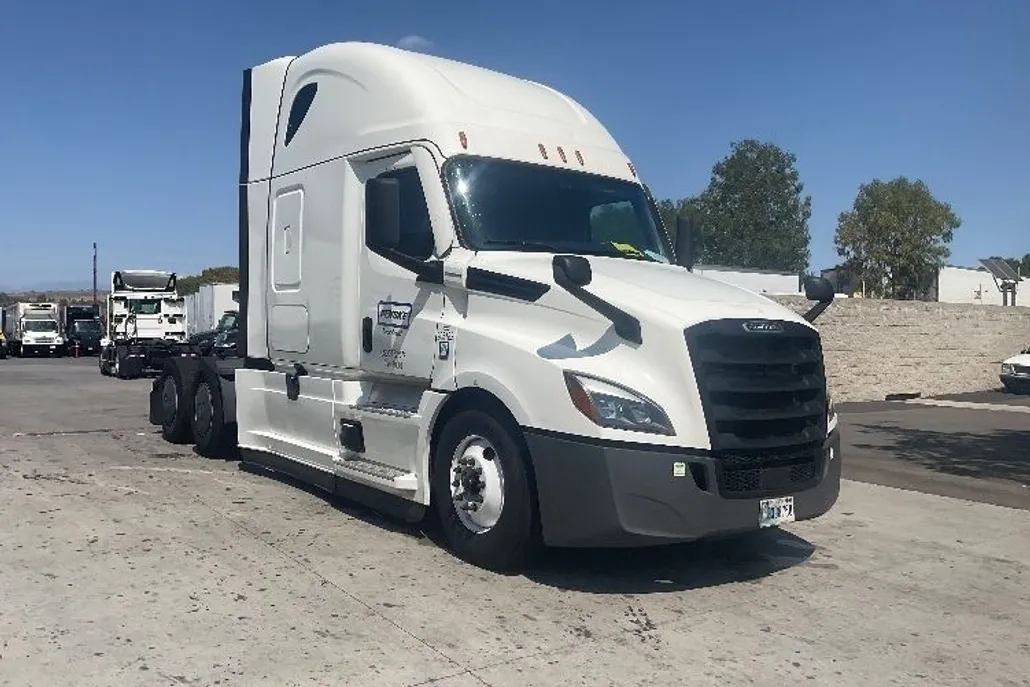 2024 Freightliner Cascadia 126" Sleeper Cab photo 1