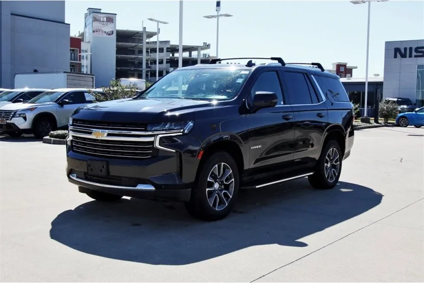 2022 Chevrolet Tahoe LT photo 1