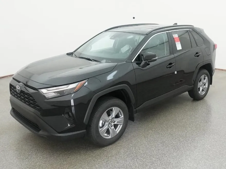 2025 Toyota RAV4 XLE photo 1