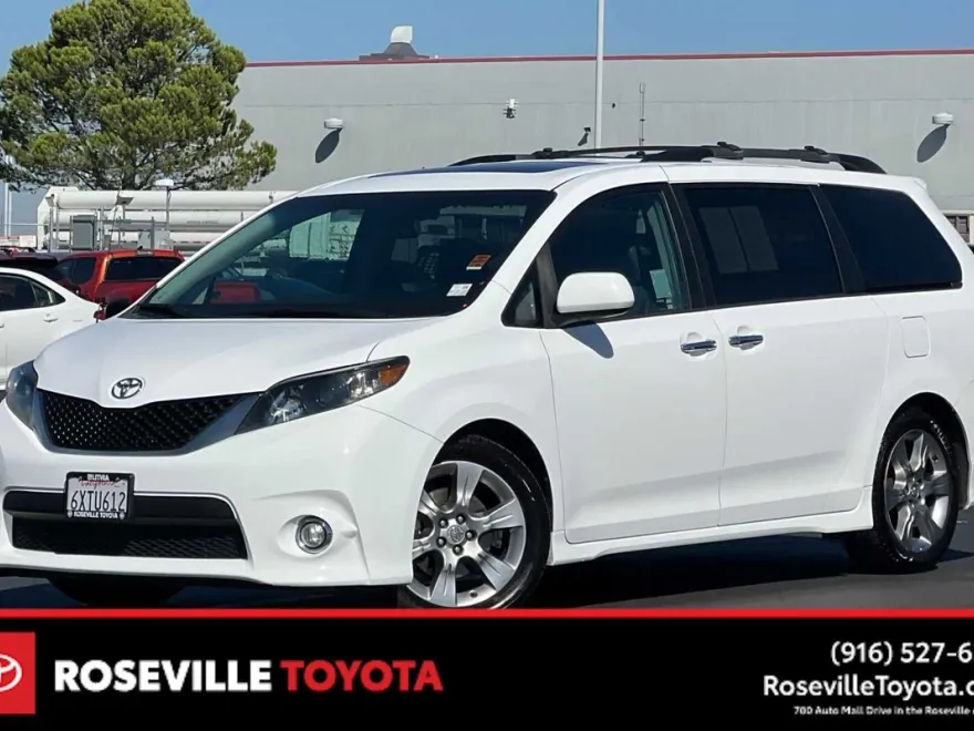 2013 Toyota Sienna SE photo 1
