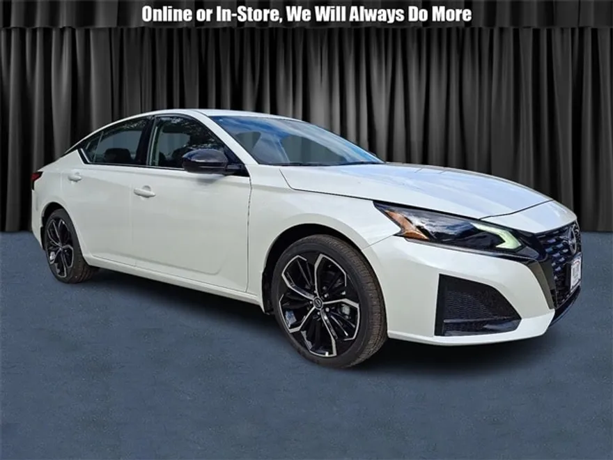 2025 Nissan Altima 2.5 SR photo 1