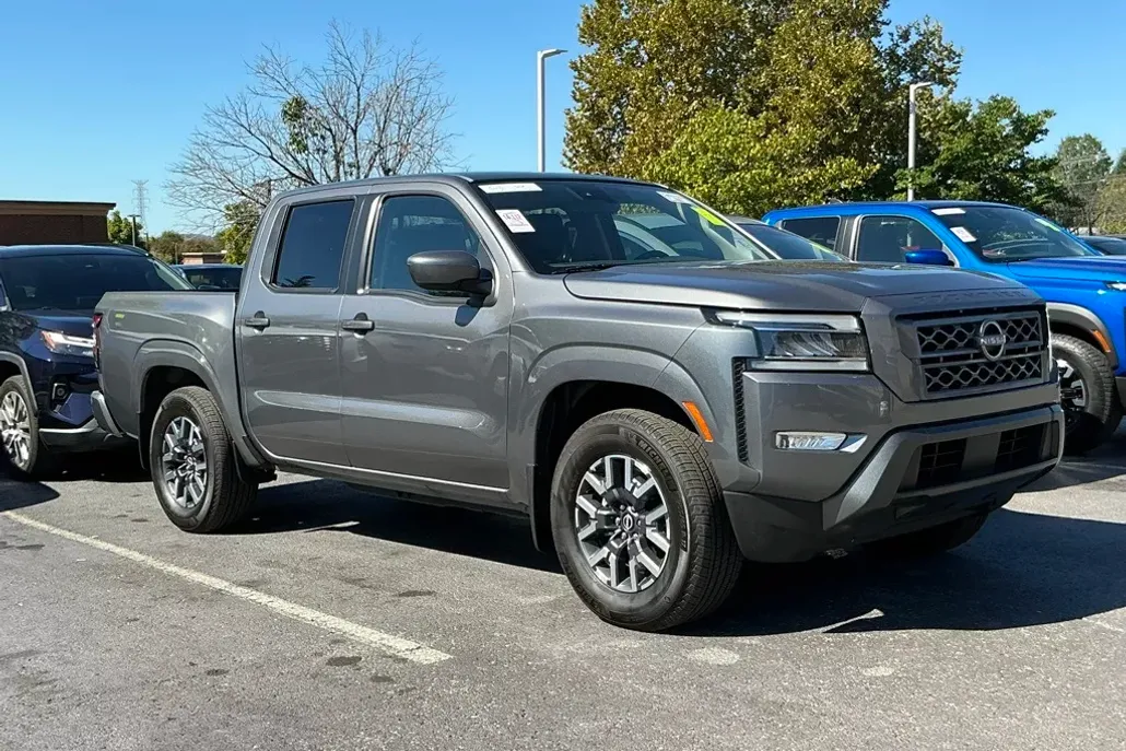 2024 Nissan Frontier SL photo 1