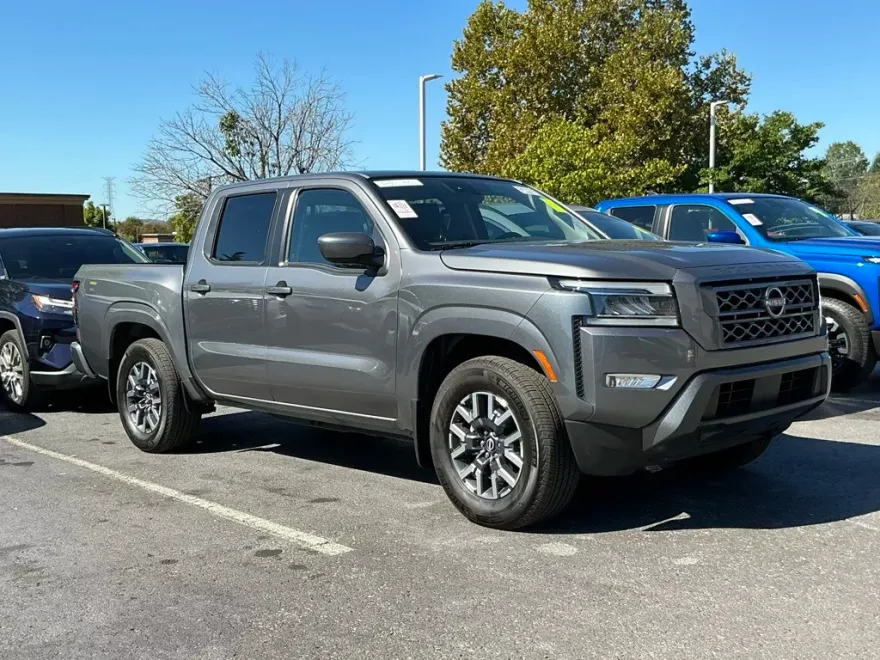 2024 Nissan Frontier SL photo 1