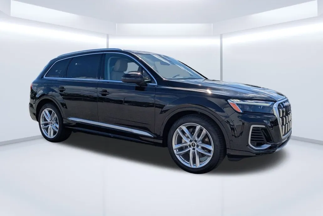 2025 Audi Q7 55 Premium Plus photo 1