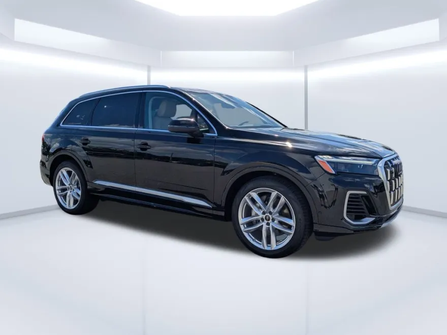 2025 Audi Q7 55 Premium Plus photo 1