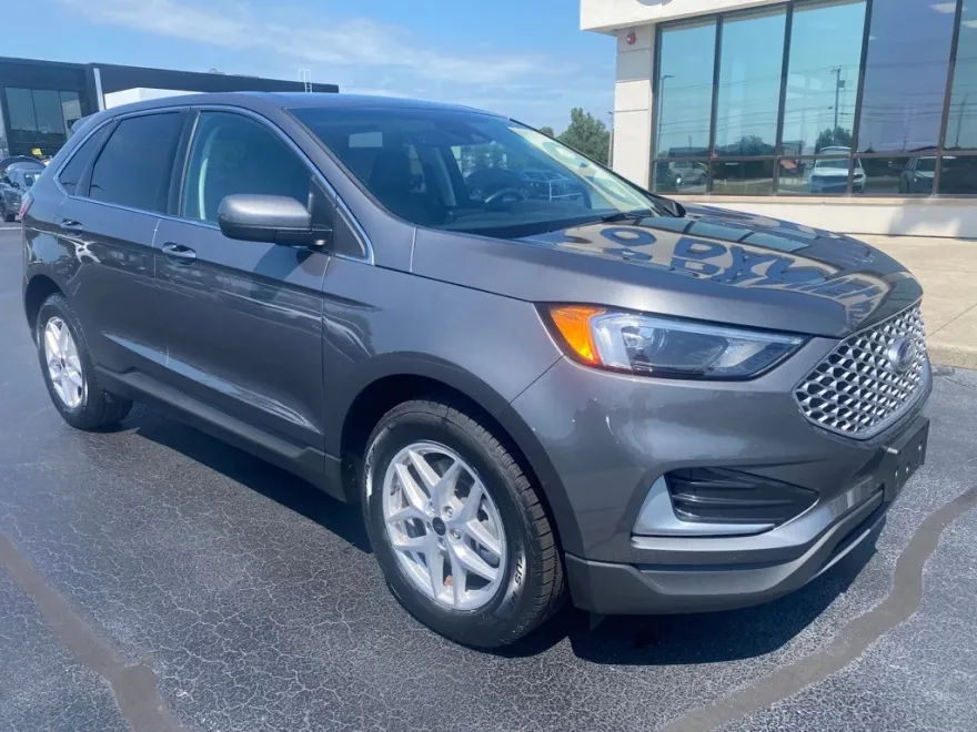 2024 Ford Edge SEL photo 1