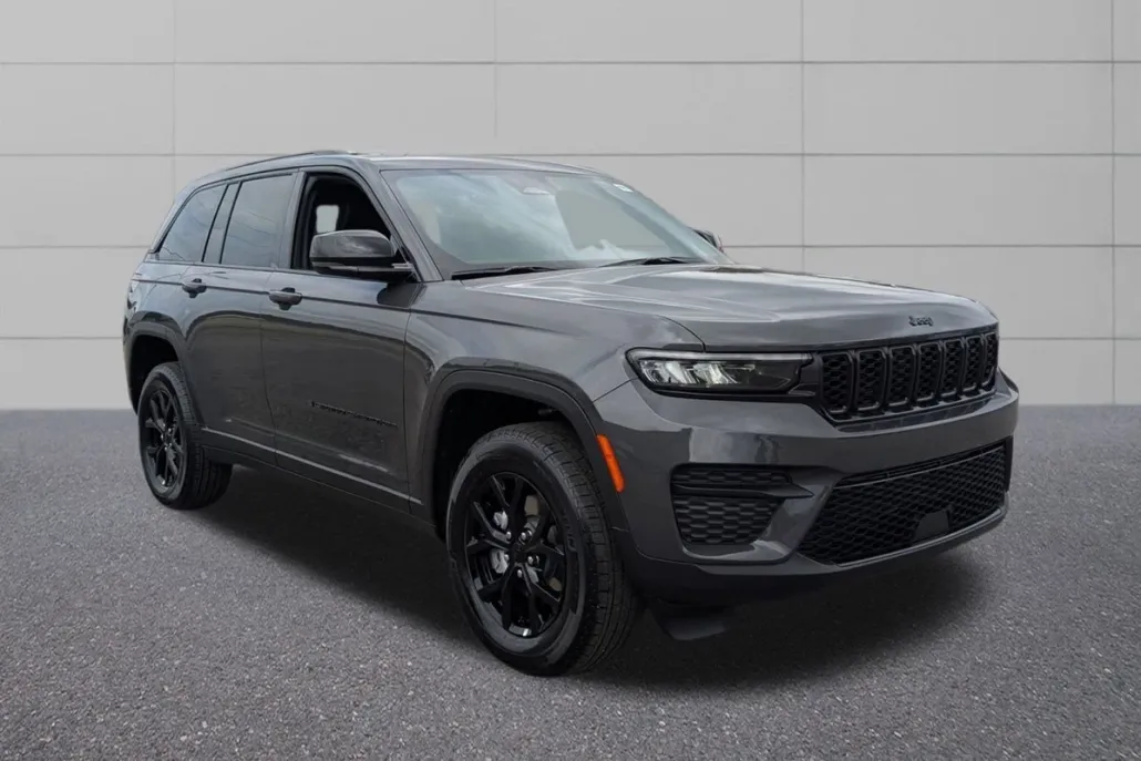 2025 Jeep Grand Cherokee Altitude photo 1