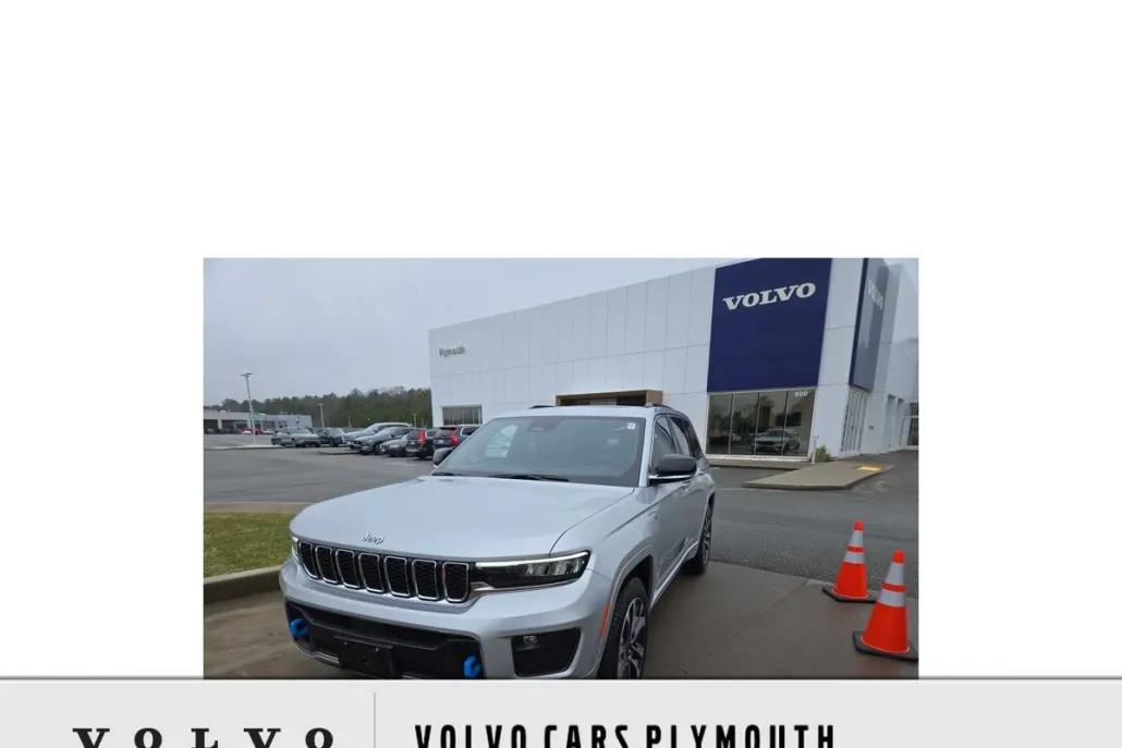 2023 Jeep Cherokee 4xe Overland photo 1