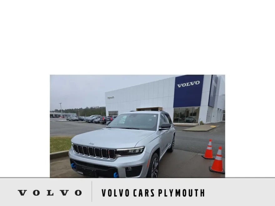 2023 Jeep Cherokee 4xe Overland photo 1