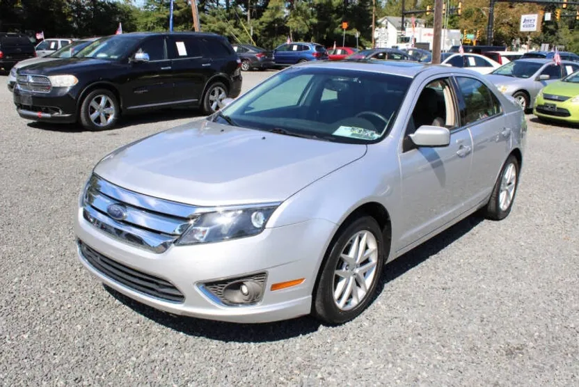 2012 Ford Fusion SEL photo 1