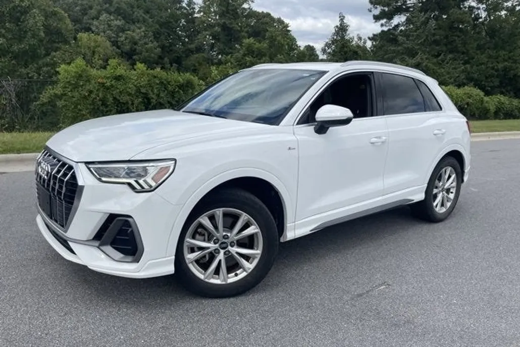 2023 Audi Q3 S line Premium photo 1