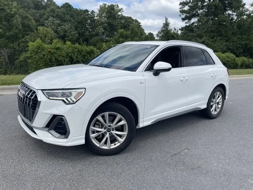 2023 Audi Q3 S line Premium photo 1