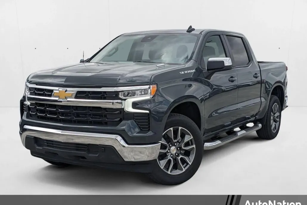 2025 Chevrolet Silverado 1500 LT photo 1
