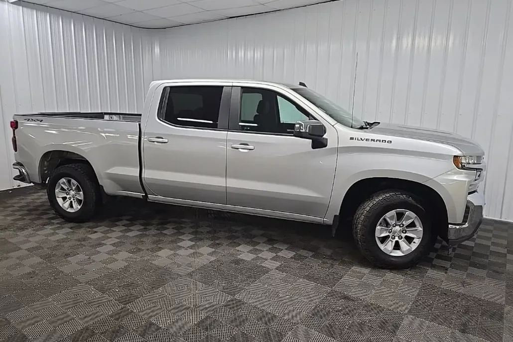 2019 Chevrolet Silverado 1500 LT photo 1