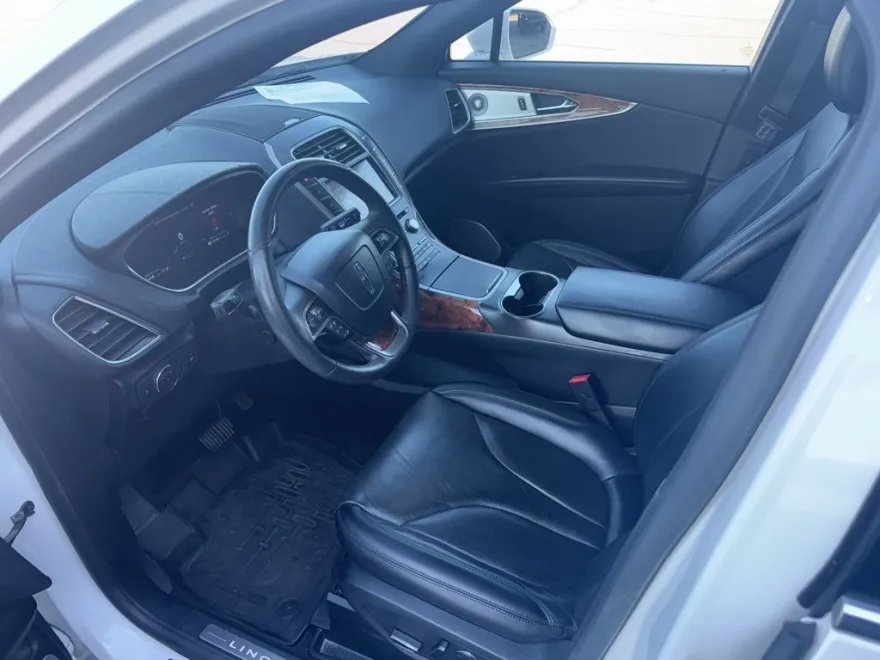2019 Lincoln Nautilus Reserve photo 1