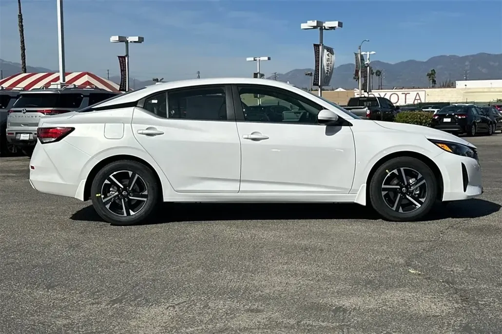 2025 Nissan Sentra SV photo 1