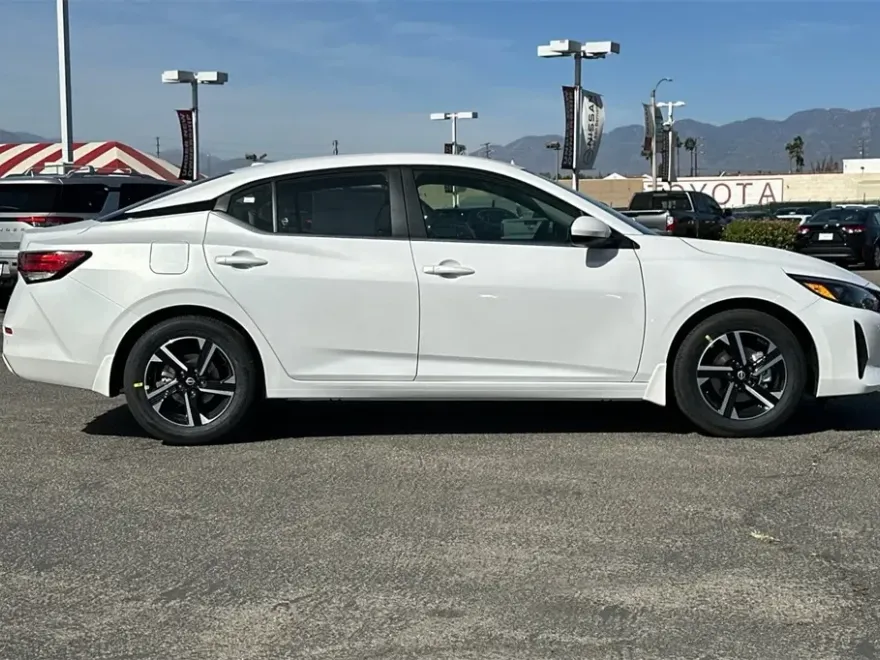 2025 Nissan Sentra SV photo 1