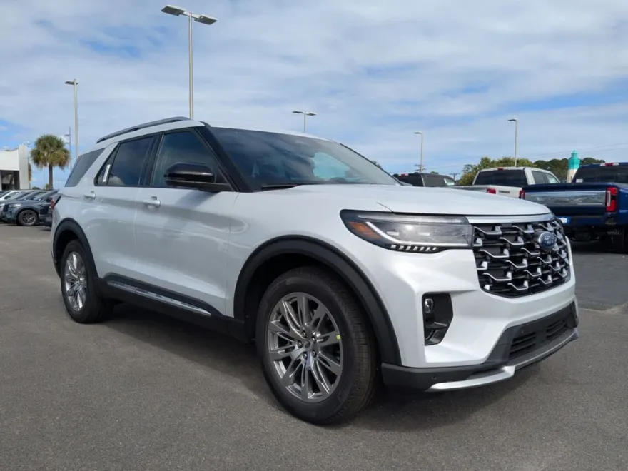 2025 Ford Explorer Platinum photo 1
