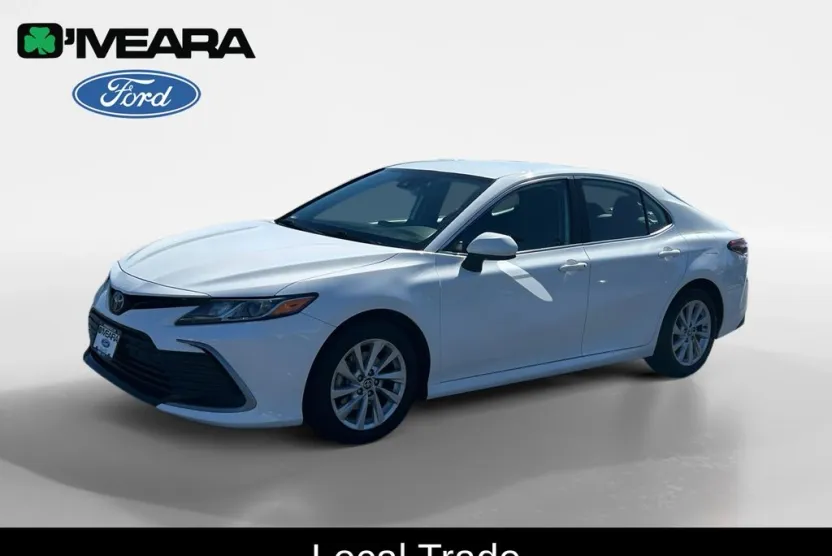 2021 Toyota Camry LE photo 1