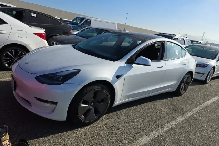 2021 Tesla Model 3 Long Range photo 1