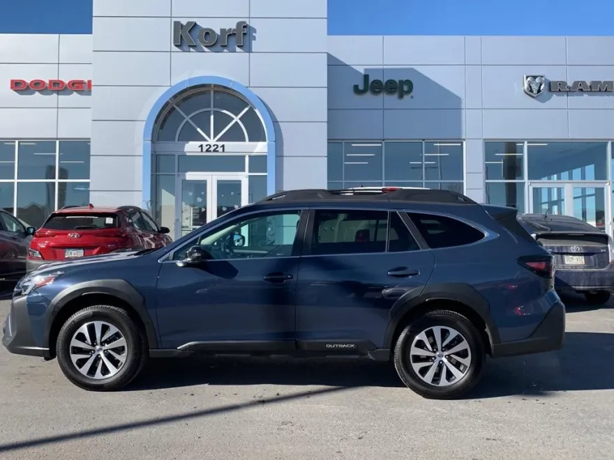 2023 Subaru Outback Premium photo 1