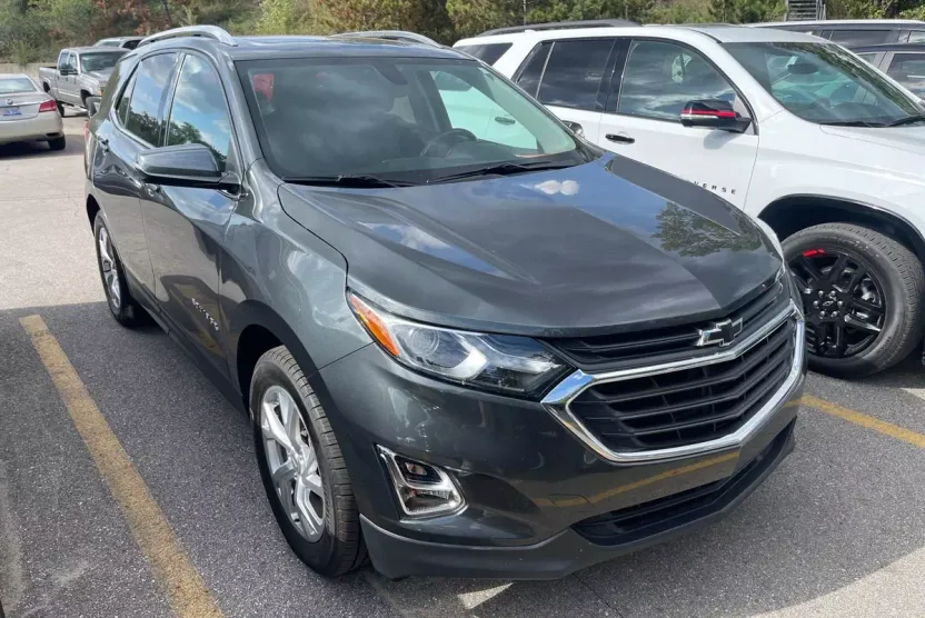 2019 Chevrolet Equinox LT photo 1