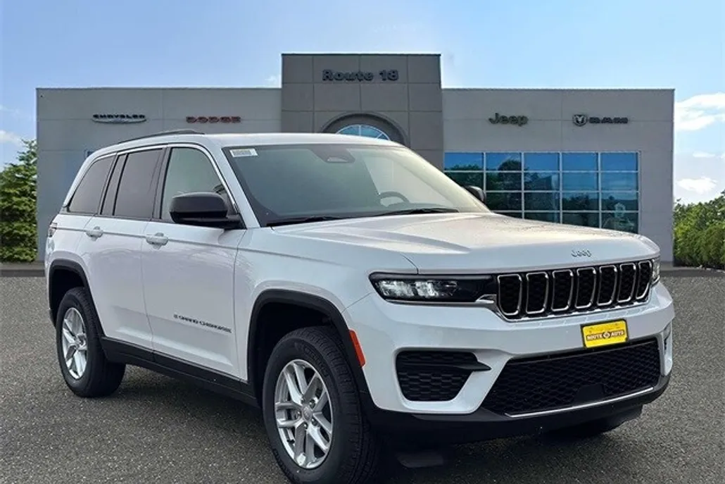 2025 Jeep Grand Cherokee Laredo X photo 1