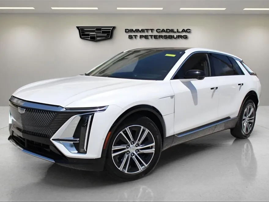 2025 Cadillac Lyriq Luxury photo 1