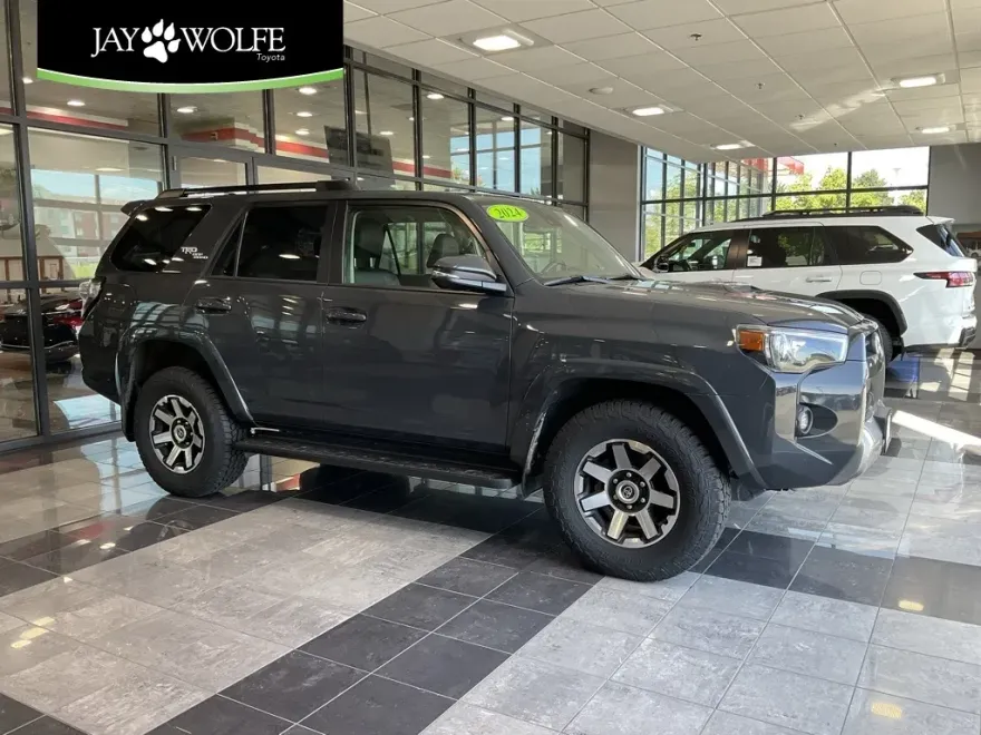 2024 Toyota 4Runner TRD Off-Road Premium photo 1