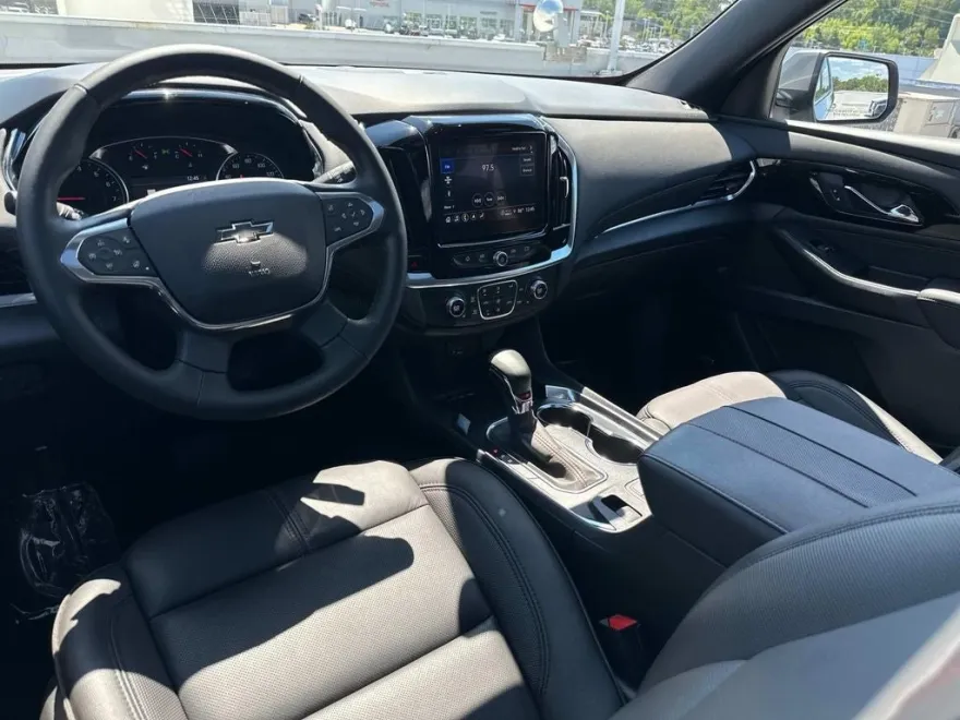 2023 Chevrolet Traverse RS photo 1
