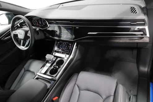 2025 Audi Q8 55 Prestige photo 3