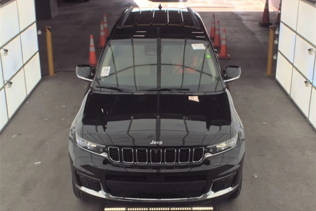 2022 Jeep Grand Cherokee Limited photo 1