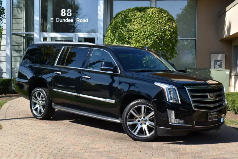 2016 Cadillac Escalade ESV Luxury photo 1