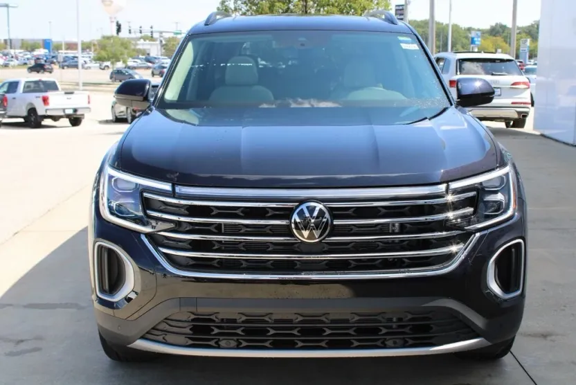2026 Volkswagen Atlas SE Technology photo 1