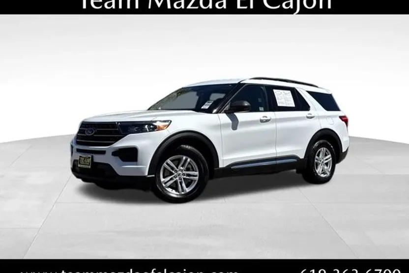 2022 Ford Explorer XLT photo 1