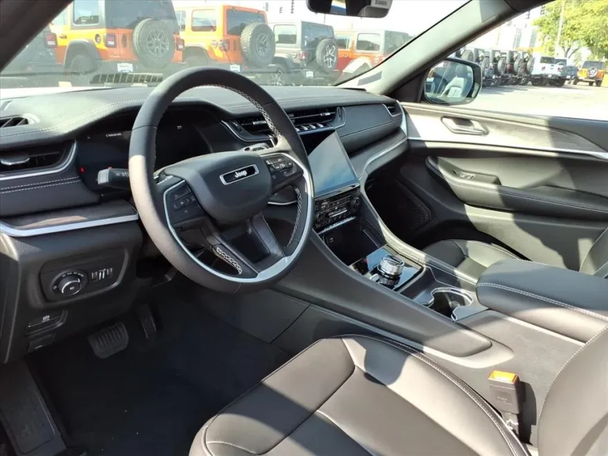 2025 Jeep Grand Cherokee Limited photo 1