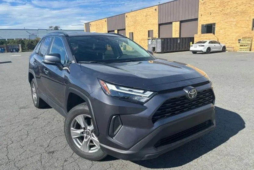 2023 Toyota RAV4 XLE Sport photo 1