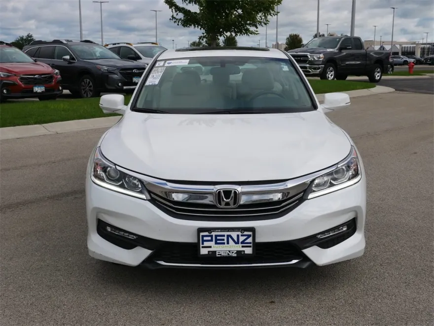 2017 Honda Accord EX-L photo 1