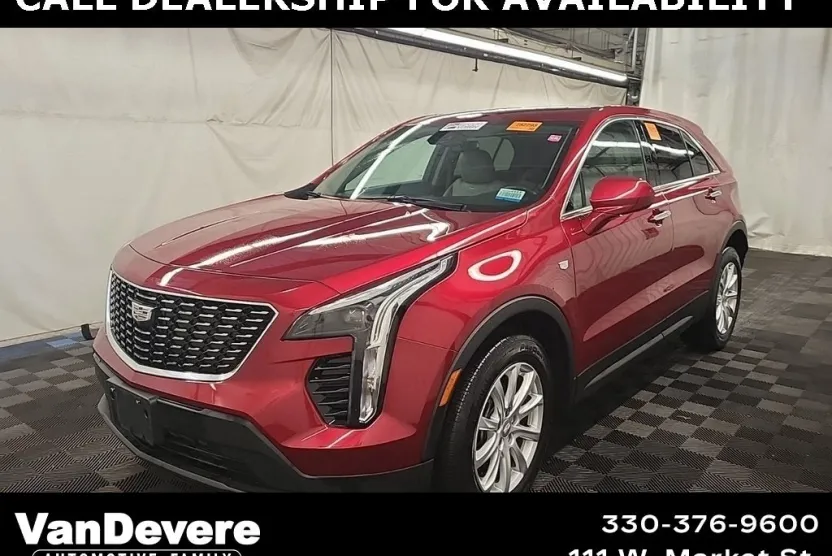 2023 Cadillac XT4 Luxury photo 1