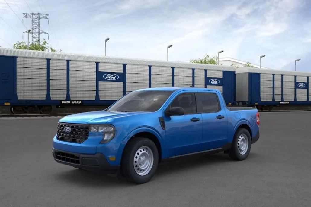 2025 Ford Maverick XL photo 1